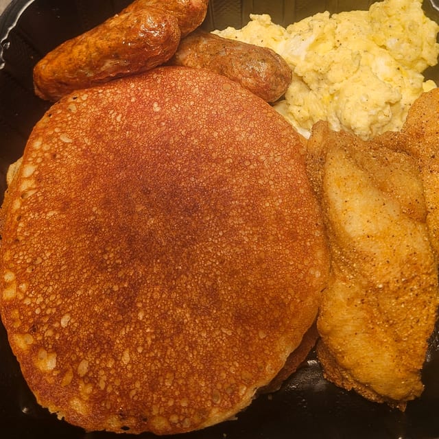 Pancakes (3), Eggs (2) & Sausage (2).